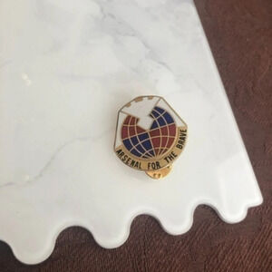 Vintage Us ARMY label Pin